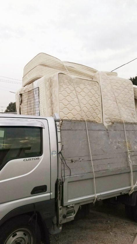 ベッドマット回収中