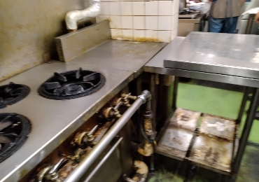 飲食店の業務用厨房機器の回収処分
