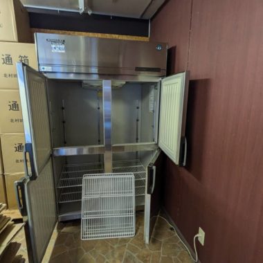 横浜市保土ヶ谷区　業務用冷蔵庫 のビフォー画像